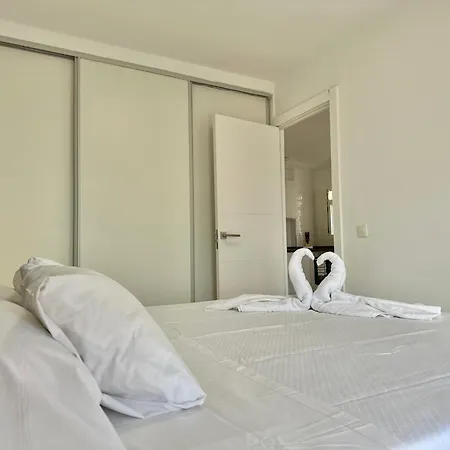 Torres De Yomely - M6g * أرونا