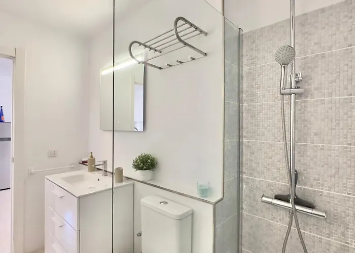 Torres De Yomely - M6g * أرونا