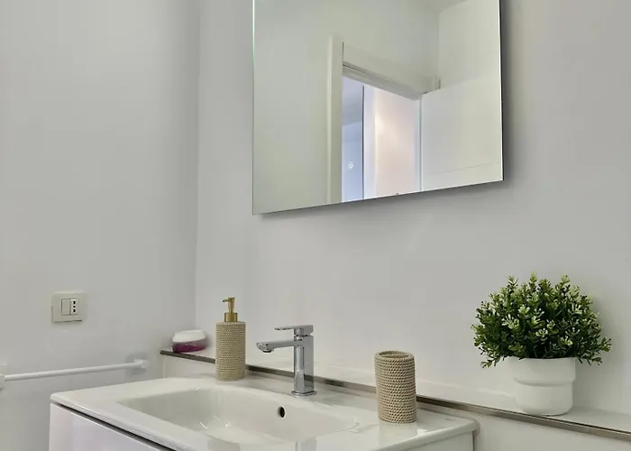 Torres De Yomely - M6g * أرونا