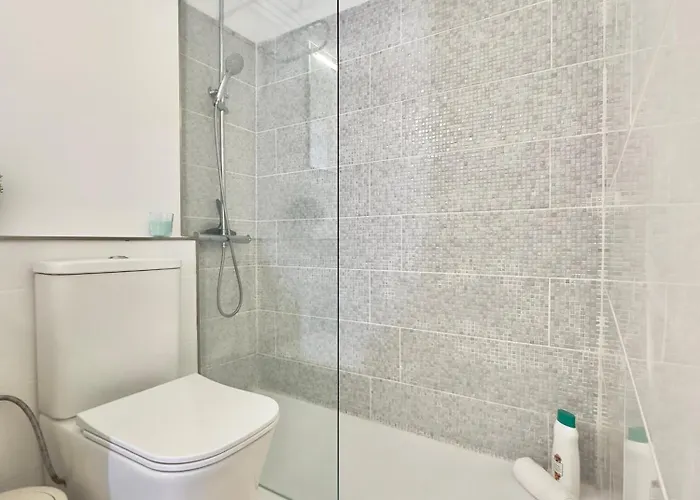 Torres De Yomely - M6g * أرونا